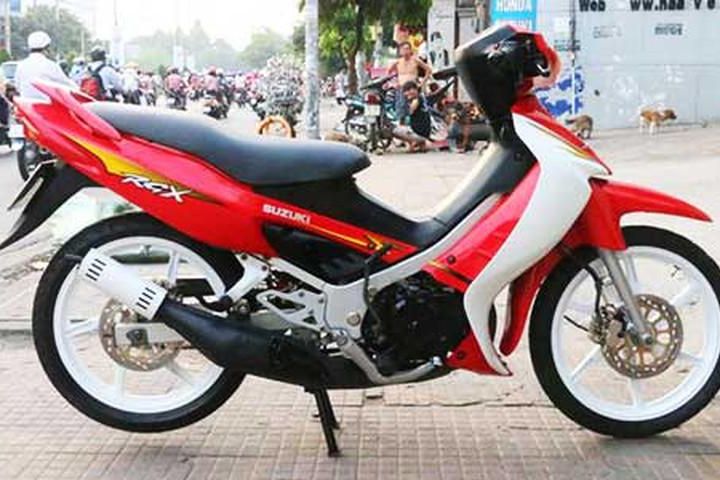 Xe máy Suzuki RGX đời 2003 'thét giá' 888 triệu tại Sài Gòn - Báo Kiến Thức