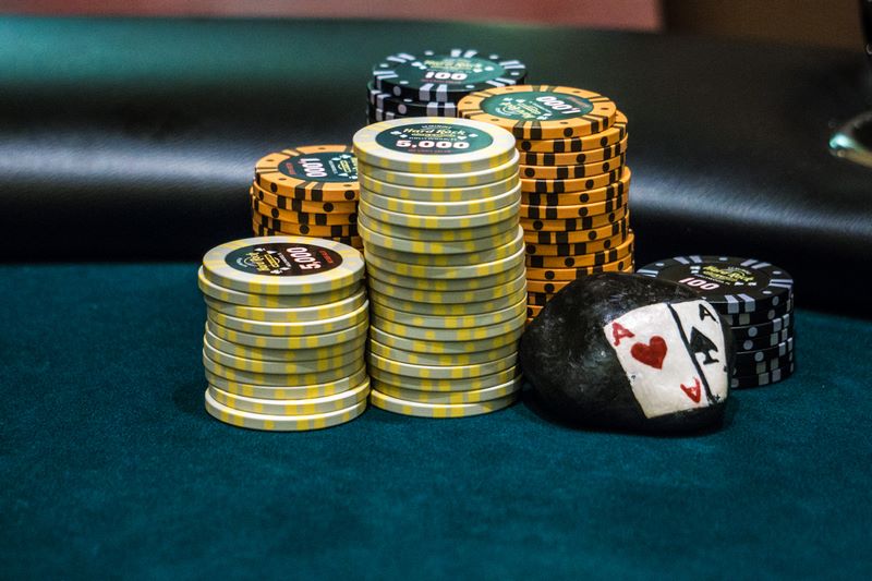 Deep Stack Poker là gì? Mẹo chơi Poker hiệu quả