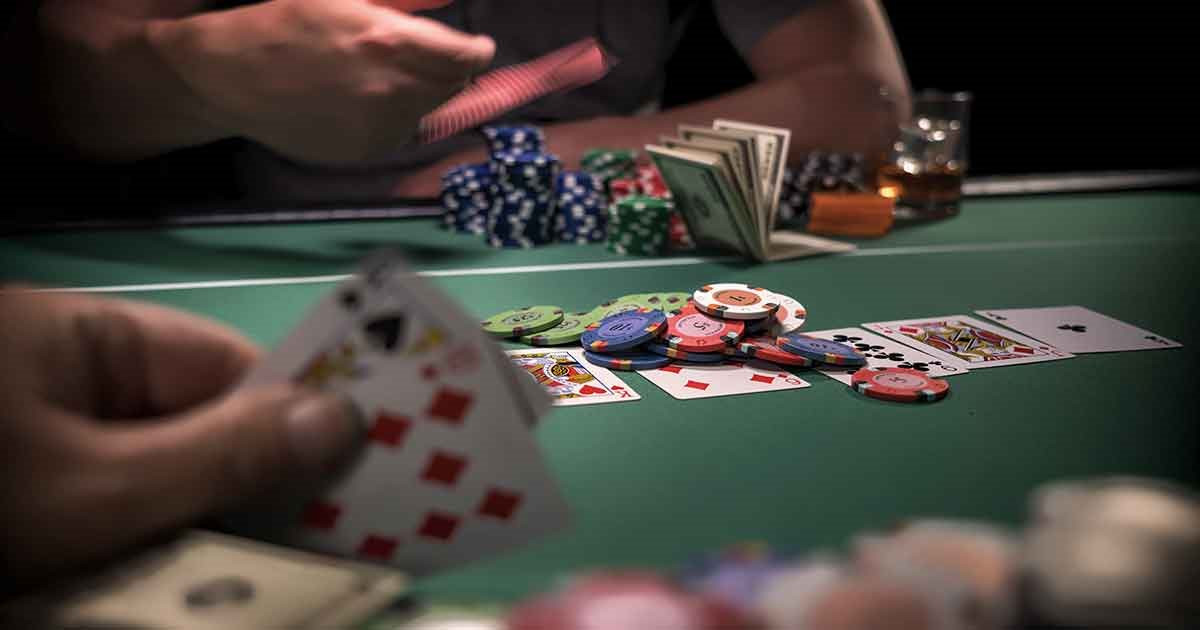 Chơi Poker thế nào là hợp pháp?